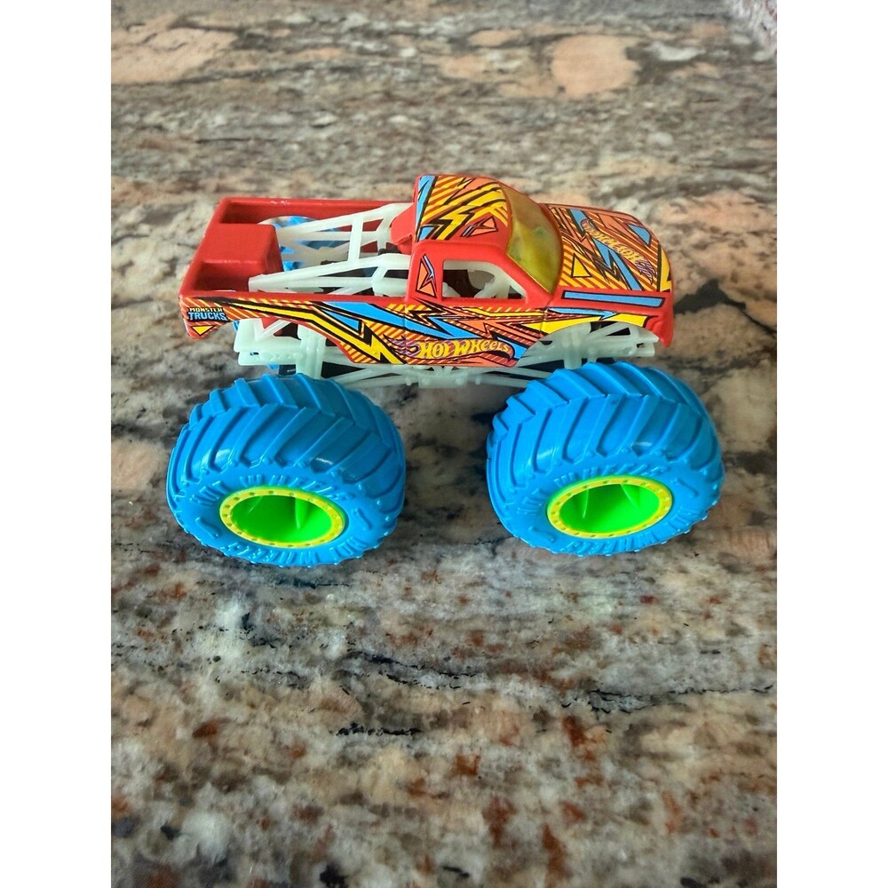 Hot Wheels Monster Jam Monster Trucks Torque Terror 1:64 Glow in the Dark